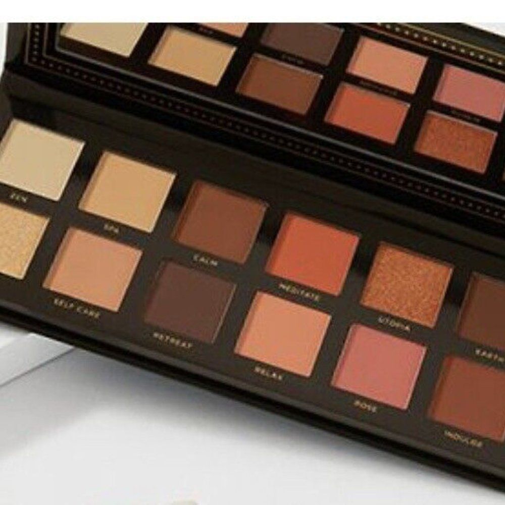 New ACE BEAUTE Serenity Eyeshadow Makeup Palette - 12 Shades
